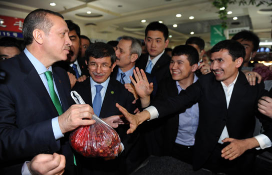 Erdoğan'ın Urumçi Ziyareti Resimleri ile ilgili görsel sonucu
